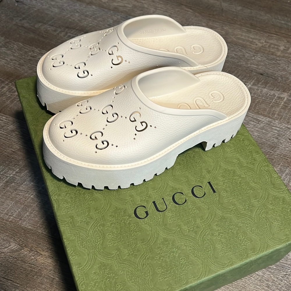 Gucci women sandals